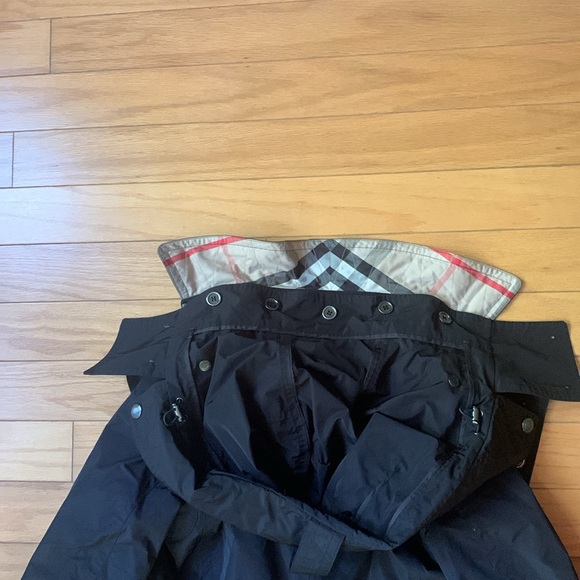 Burberry trench coat - Picture 3 of 10